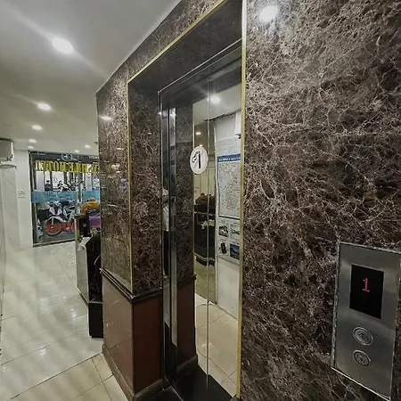 Lucky Smile Hotel